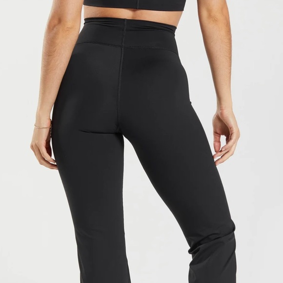 Gymshark elevated flare leggings - Picture 2 of 7